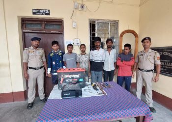 Gang of six notorious thieves arrested