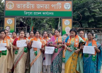 Pradesh Mahila Morcha stages protest demanding resignation of Nitish Kumar