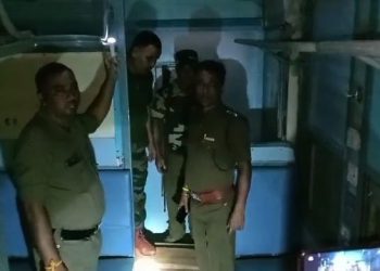 Dharma Nagar Forest Officials Recovered Teak Woods From Train.