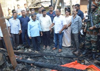 The opposition leader demanded financial assistance from the government to rehabilitate the affected businessmen