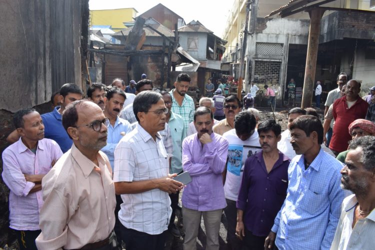 Jiten demanded the cooperation of the affected traders in Battala market