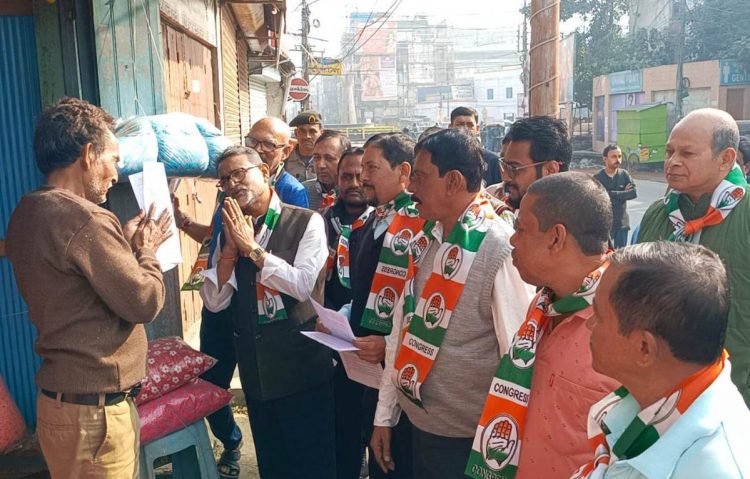 Congress went door to door with leaflets
