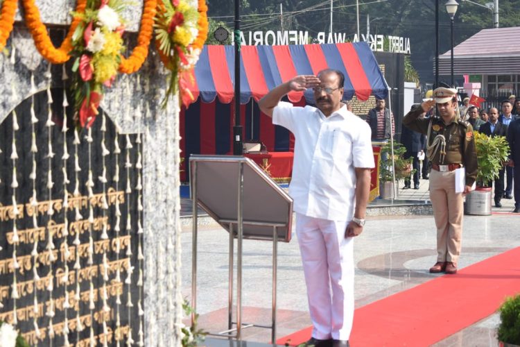 Governor attends Mohan Vijoy Diwas