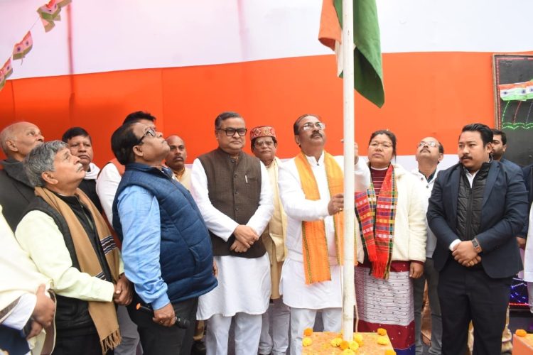 Today on the occasion of the 75th Prajatantra Day, the Hon’ble Province President Mr. Rajeev Bhattacharya hoisted the national flag at the state office of Bharatiya Janata Party.