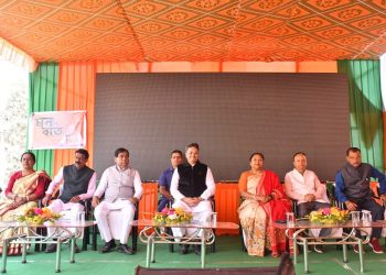 Earlier people have seen corrupt government at center and state earlier: Chief Minister