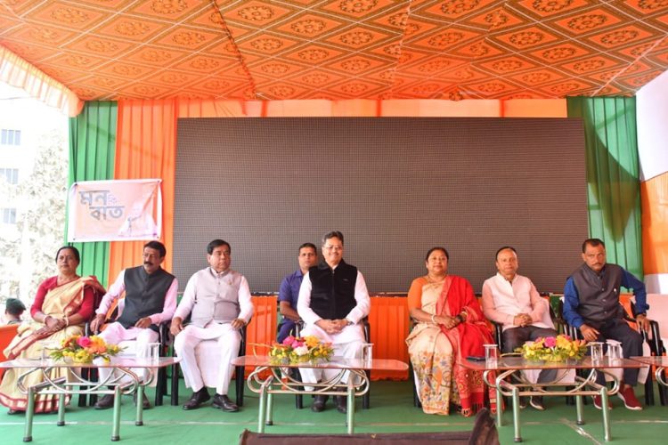 Earlier people have seen corrupt government at center and state earlier: Chief Minister