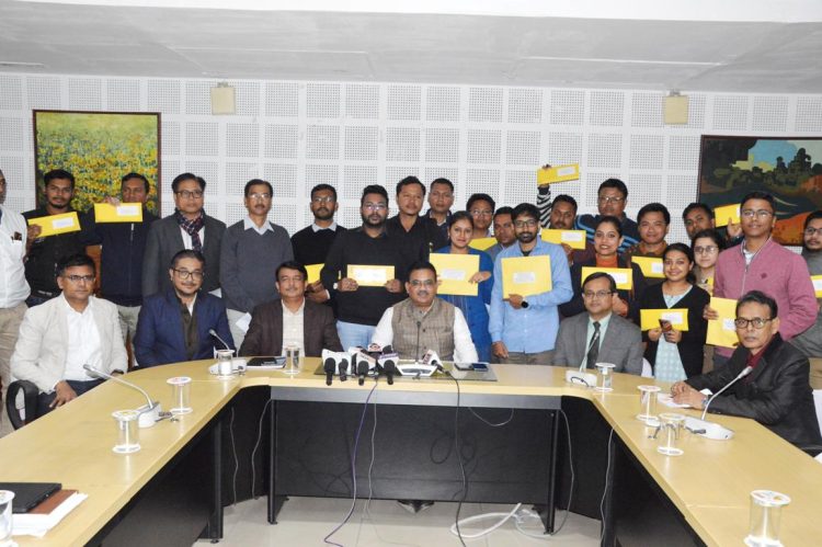 The Finance Minister distributes appointment letter to 19 LDC posts