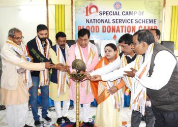 People should come forward to donate blood to maintain balance between demand and supply of blood: Mayor