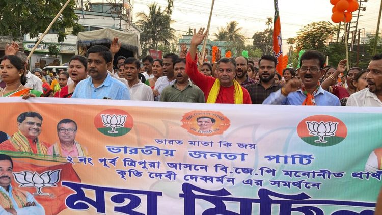 There is no political party capable of defeating the BJP in the next 25-30 years: Ratan