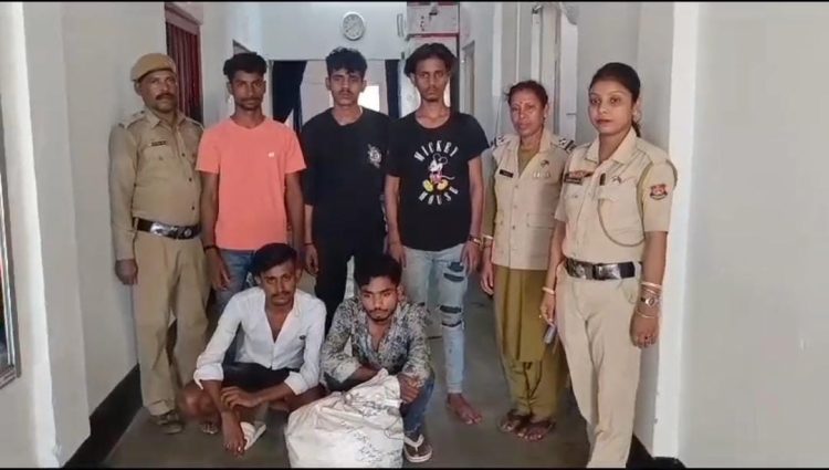 Railway police detain five youths with illegal drugs