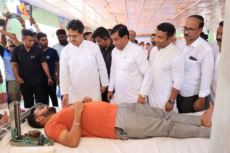 CM urges to maintain balance between blood supply, donation