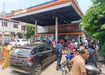  Petrol Crisis Grips State Amid Long Queues at Pumps