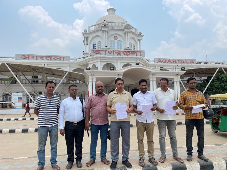 DYFI and TYF Demand Punishment for TTE Accused of Assaulting Young Woman on Moving Train