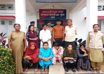 Eight Bangladeshi detain