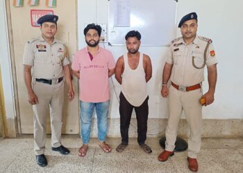 2 arrested with 8 Lakh Burmese Cigarettes