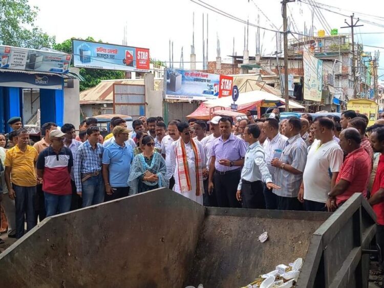 Illegal vendors given 3 days to vacate Lake Chowmuhuni market