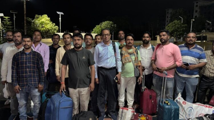 BSF repatriated 17 Indian workers from Bangladesh