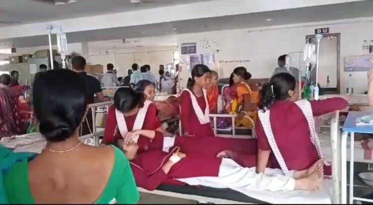 School students fell sick during the rehearsal of the Independence Day program