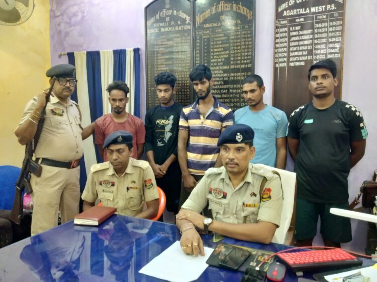 Seven Bangladeshi Arrests  in Berimura