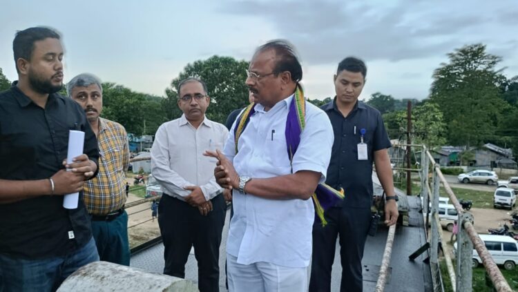 Tripura Governor Visits Chakmaghat Barrage, Discusses Technical Matters