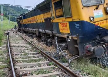 Agartala-Lokmanya Tilak Terminus Express Derails at Dibalung Station