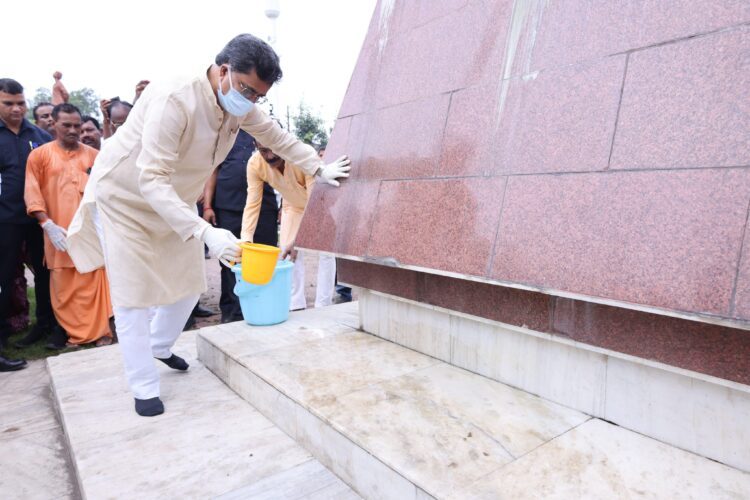 CM lauds role of women SHGs for contribution to cleanliness