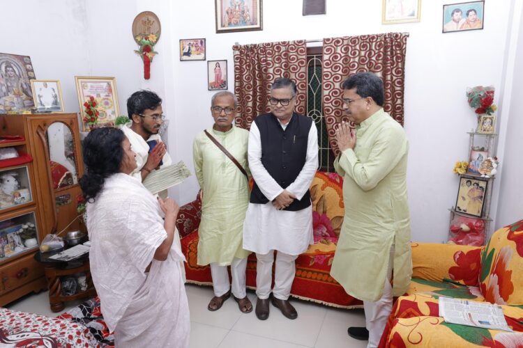 Chief Minister and Left MLAs Visit Family of Deceased Businessman
