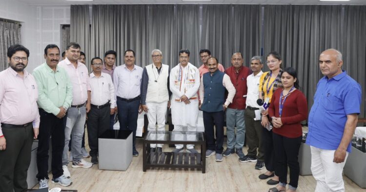 CM meets journalists from Chhattisgarh