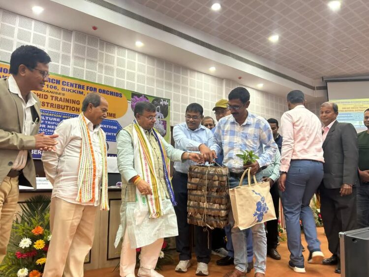 Government Aims to Make Farmers Financially Self-Sufficient Through Orchid Cultivation