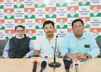 Pradesh Adivasi Congress Delegation Presents Demands to Central Leaders