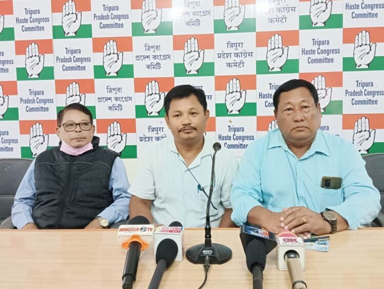 Pradesh Adivasi Congress Delegation Presents Demands to Central Leaders