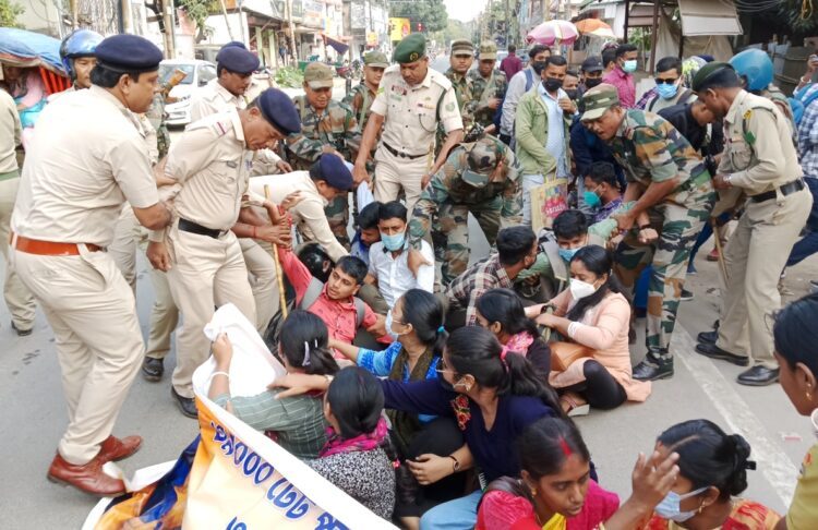 TET passed candidates stages protest