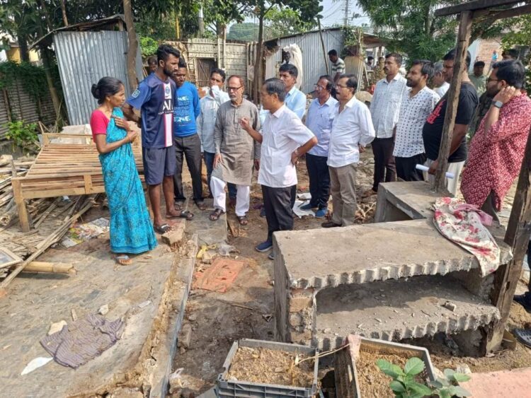 Opposition Leader Jitendra Chowdhury Visits South Ramnagar Gol Chakkar Area