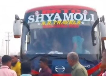 Shyamoli Paribahan Bus Attacked in Bangladesh, Indian Passengers Threatened