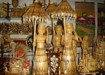The government is promoting bamboo and cane products by setting up stalls at various locations
