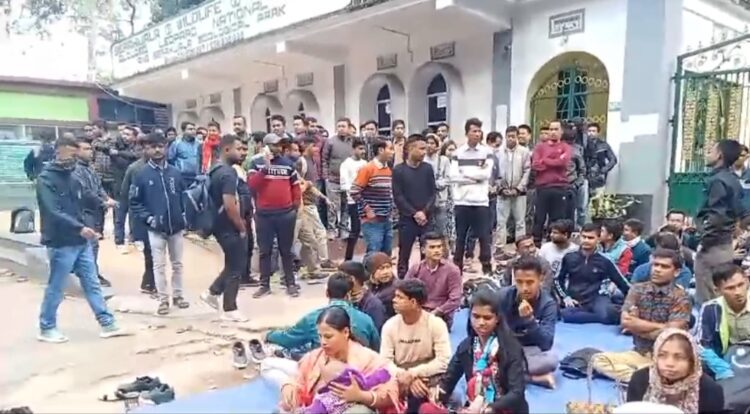 Forest Workers Demand Permanent Employment