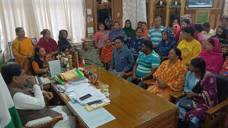 Rajnagar Residents raises Eviction of Jasmine Akhtar
