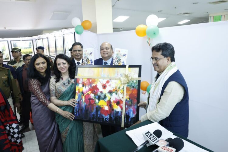 Chief Minister inaugurates painting and handicraft exhibition
