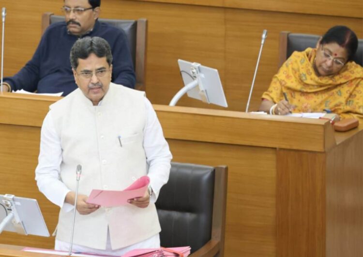 Congress MLA highlighted major issues of Vidya Jyoti schools