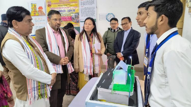 Students Participate Enthusiastically in State-Level Science Exhibition