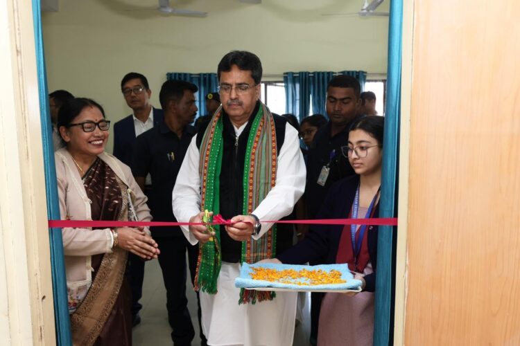 Govt strengthening health care system on priority basis: CM