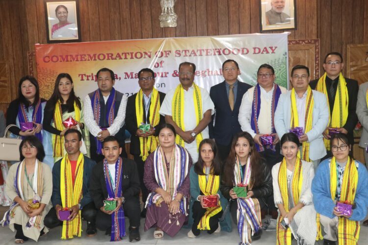 Governor interacting with guests from Manipur and Meghalaya on their Statehood Day