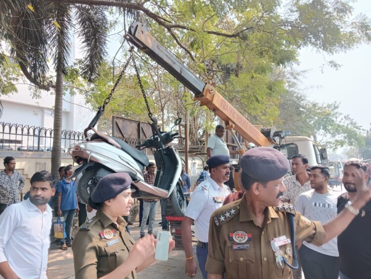 Traffic Department conduct operation to address congestion in the GB market area