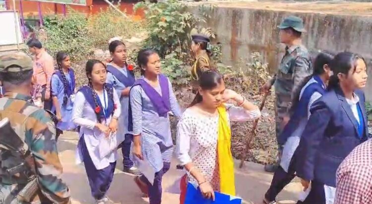 ABVP Welcomes Examinees with Flower Showers and Sandalwood Paste, MLA’s Initiative Provides “Prashant Niloy” at All Centers