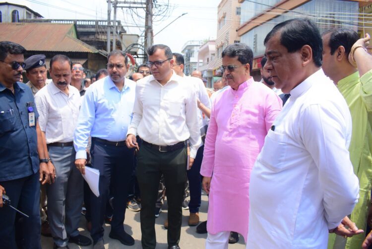 CM reviews ongoing works in AMC