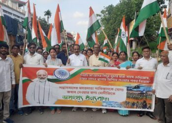 Indian Army Responds to Militant Attack in Kashmir; BJP Holds Tiranga Yatra in Agartala