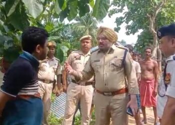 Violent Clash Erupts Between Tipra Motha and IPFT Workers in Dhalai; Journalist Injured