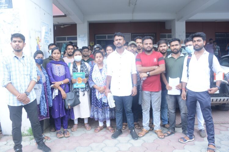 TET Aspirants Protest Final Answer Keys, TRBT Stands Firm on Expert Review