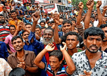 CNG Drivers Block Banani Roads in Protest Over Route Regulations