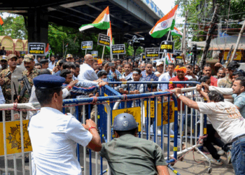 Road Blockade in Salt Lake as BJP Protests Against Attack on Victim’s Mother